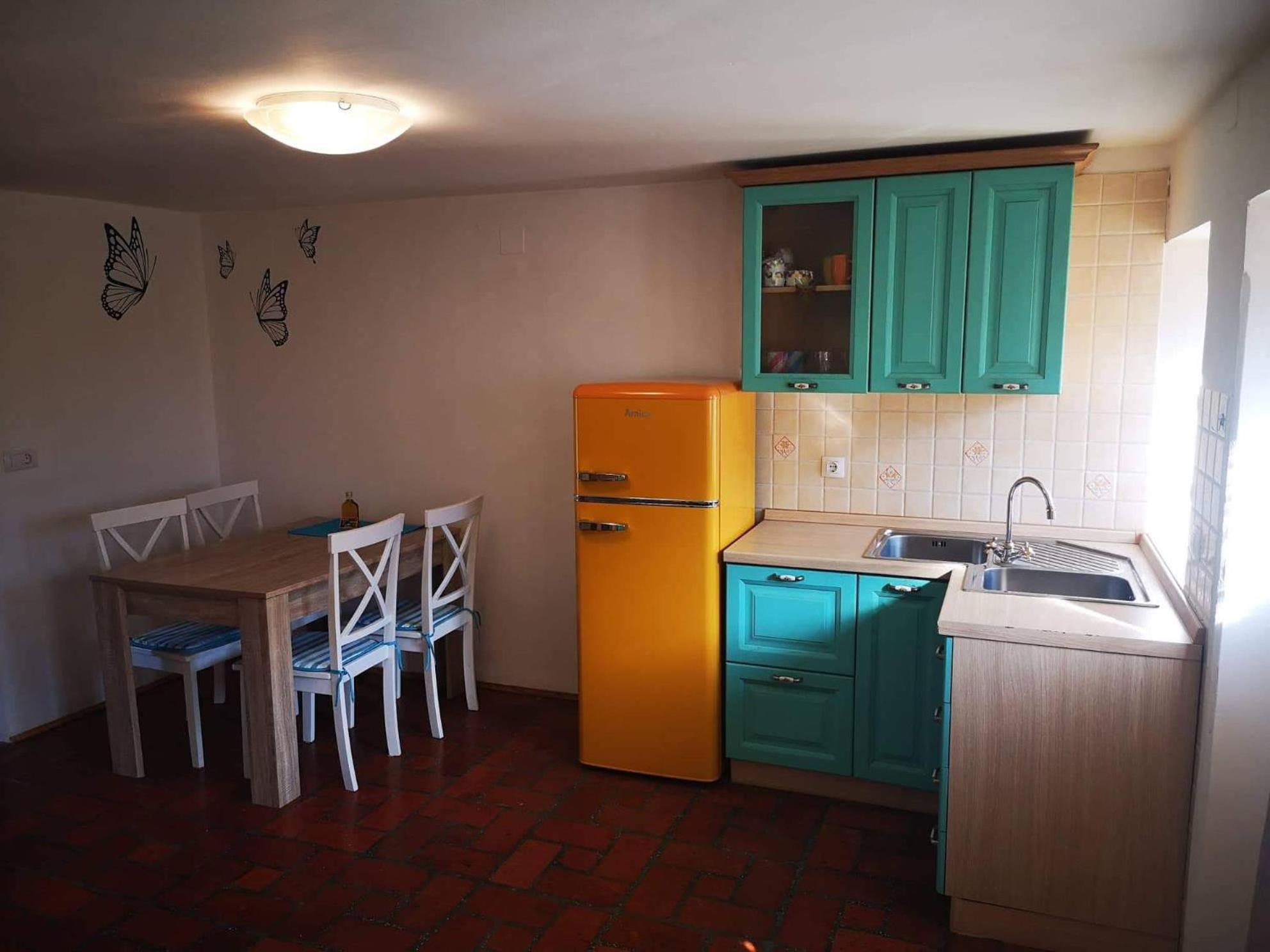 Apartment Abinkar Tolmin Bilik gambar